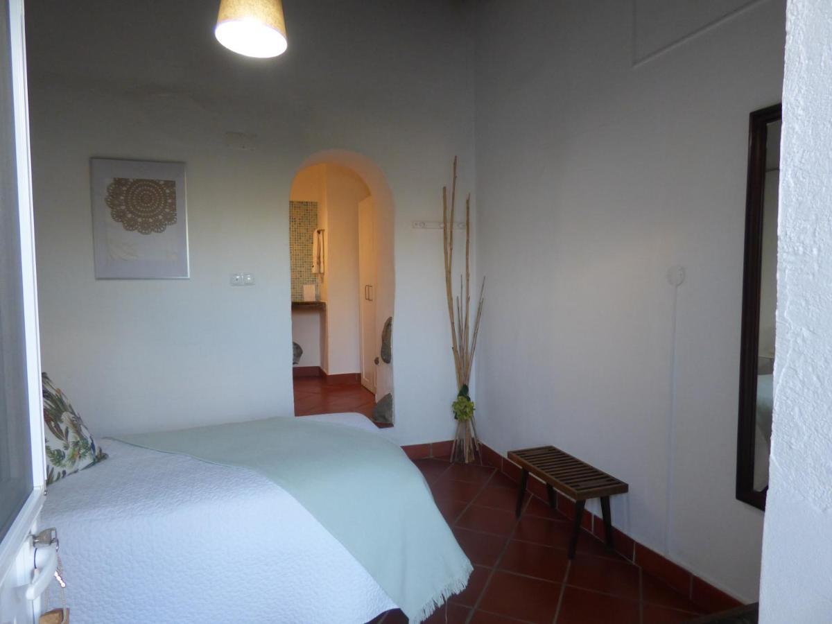 Solar Da Cumeada Bed & Breakfast เรเกงกุส ดิ มอนซารัซ ภายนอก รูปภาพ