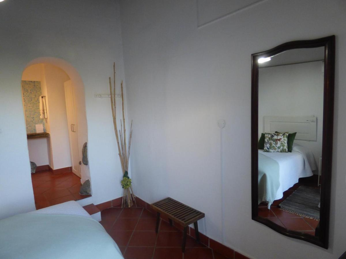 Solar Da Cumeada Bed & Breakfast เรเกงกุส ดิ มอนซารัซ ภายนอก รูปภาพ